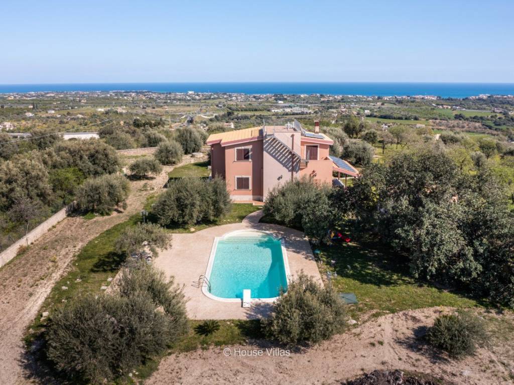 villa con piscina in cda laufi a noto   3