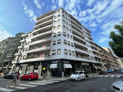 Vendita Appartamento in corso Trapani 36. Torino. Buono stato, sesto piano,  con balcone, riscaldamento centralizzato, rif. 106225131