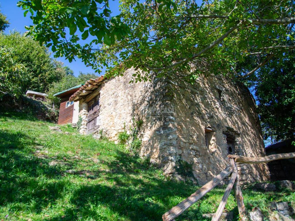 Terreno agricolo via pennini, adrara san martino