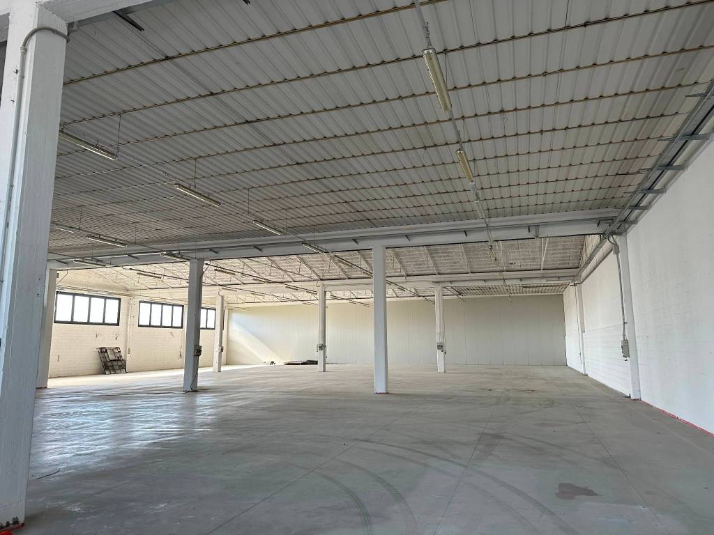 Capannone via dell'industria, centro, conegliano