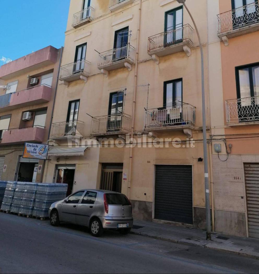 Vendita Appartamento in via Torre Marino 168. Trapani. Buono stato, secondo  piano, con terrazza, rif. 106243899