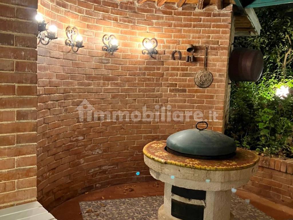 zona barbecue e cucinotto esterno