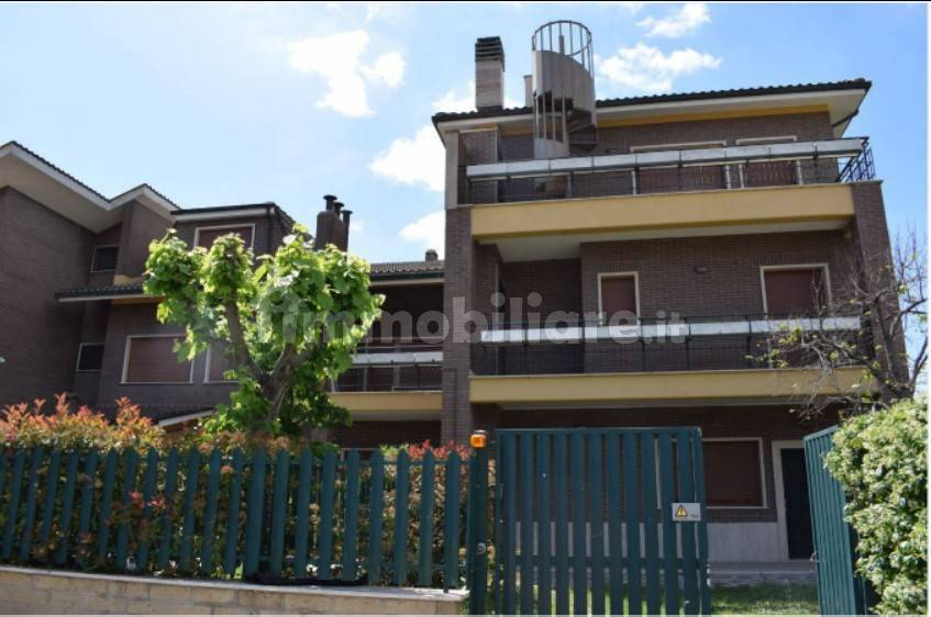 Affitto Appartamento in villa in via di Torre Spaccata 182 Roma. Nuova