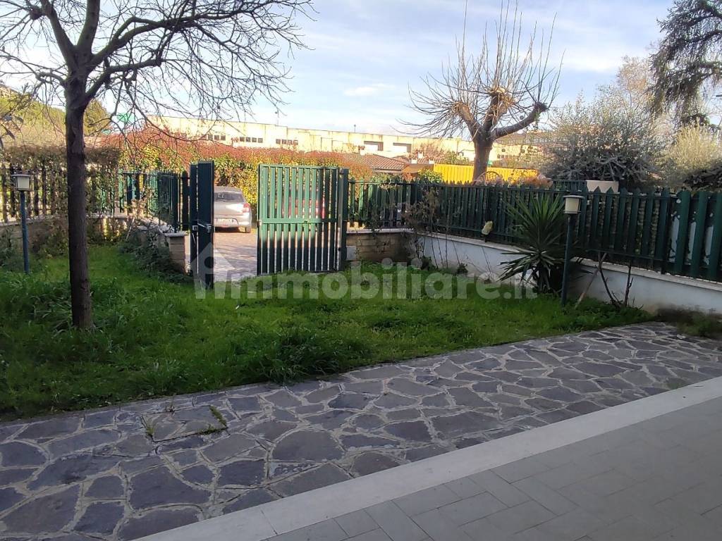 Affitto Appartamento in villa in via di Torre Spaccata 182 Roma. Nuova