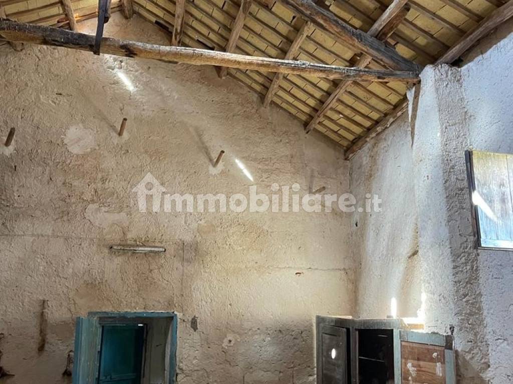 Vendita Casale in via Rina 13 Trapani. Da ristrutturare, 7300 m², rif.  106275089