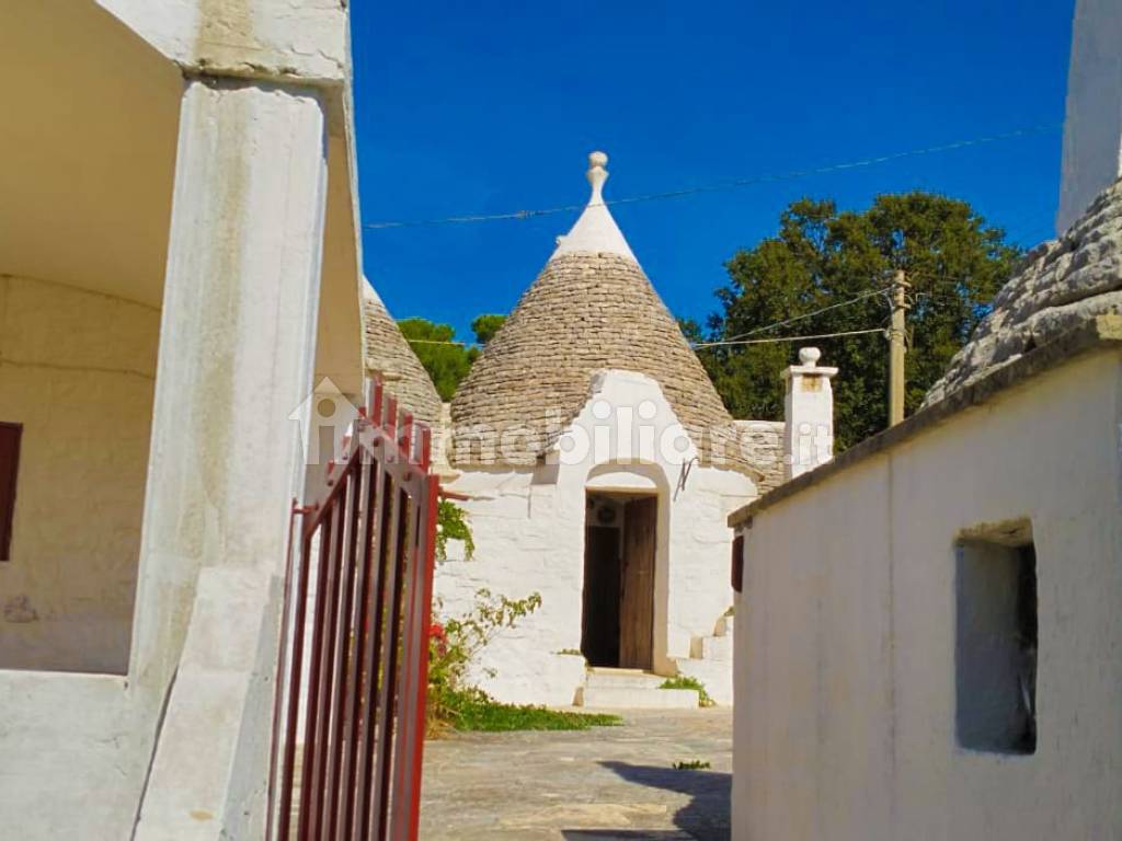 trulli-ostuni