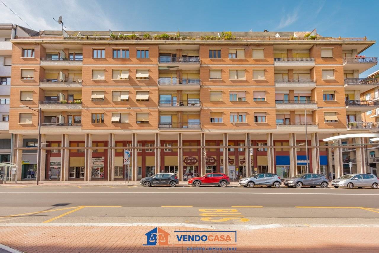 Vendita Appartamento in corso Nizza 98. Cuneo. Ottimo stato, quinto piano,  con balcone, riscaldamento centralizzato, rif. 106302083