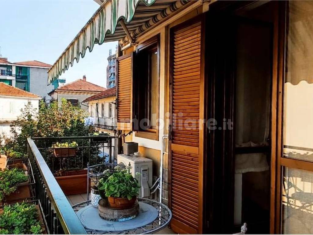 BALCONE INTERNO DAL SOGGIORNO 