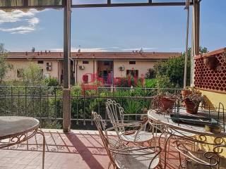Villa_suddivisa_due_appartamenti_Pisa_vendita_sant'ermete_giardino (6).jpg
