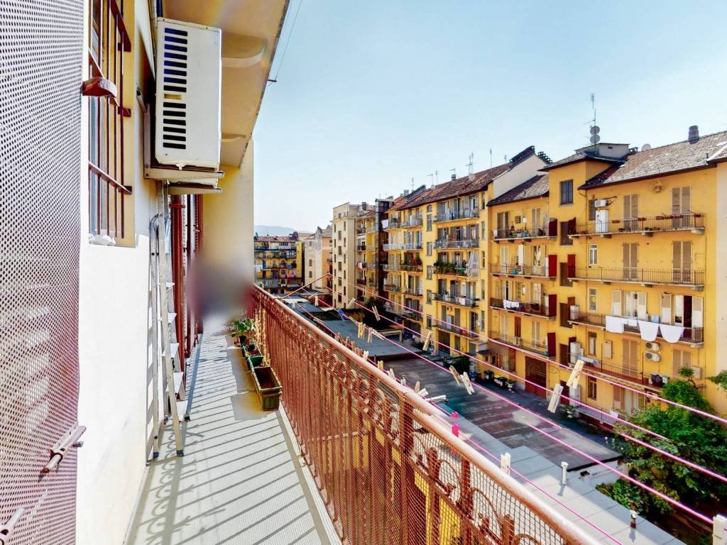 Vendita Appartamento in via Marco Polo 25. Torino. Da ristrutturare, terzo  piano, con balcone, riscaldamento centralizzato, rif. 105994579