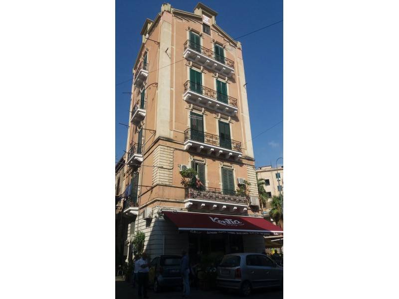 Vendita Appartamento in via Principe di Scordia. Palermo. Buono stato, quinto piano, con balcone Vendita Appartamento in via Principe di Scordia. Palermo. Buono stato, quinto piano, con balcone