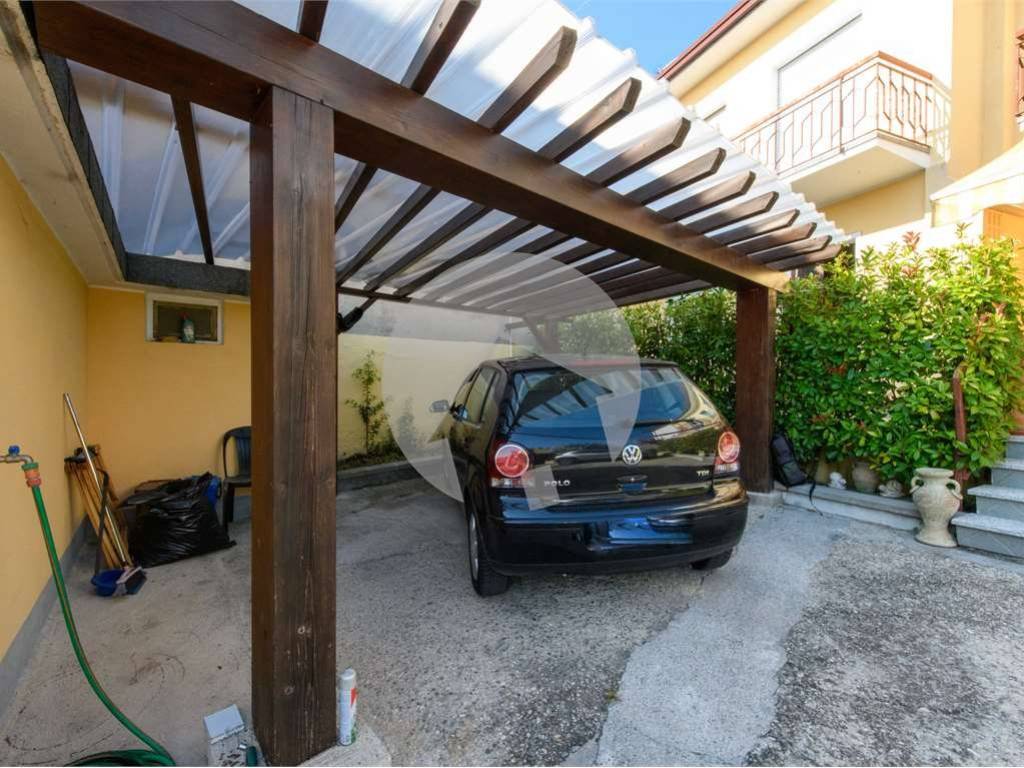 pergolato per posto auto o piscina