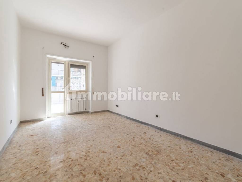 VIA VASSALLI APARTAMENTO IN VENDITA