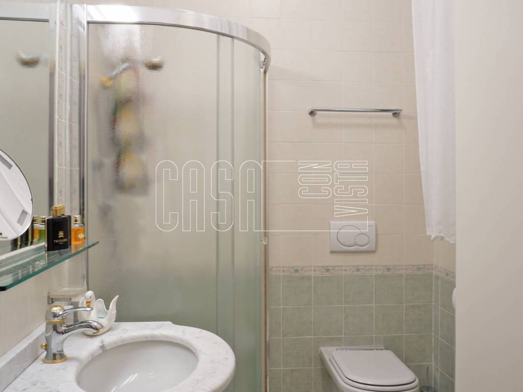 Bagno en-suite camera da letto matrimoniale 1