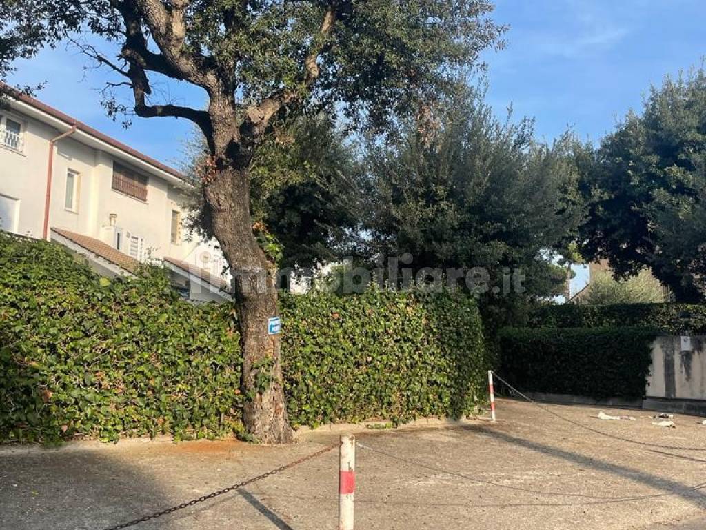 Posto auto moto via Marina Palmense, Fiumicino, Rif. 106456795