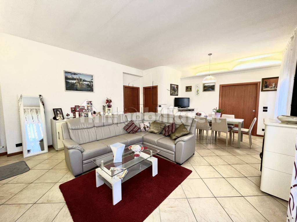 Vendita Appartamento Sansepolcro. Trilocale in viale Armando Diaz 36