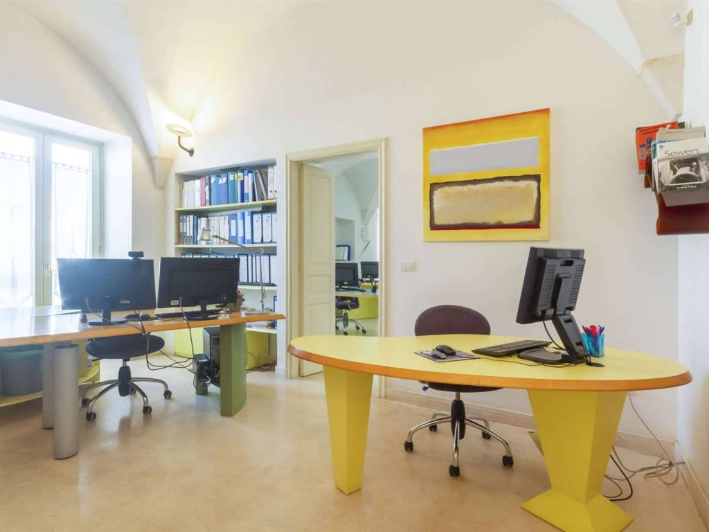 Ufficio - Studio via Dante Aligheri 11, Martina Franca, Rif. 106548139 -  Immobiliare.it