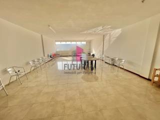 AFFITTASI UFFICIO 85MQ A CASSOLA