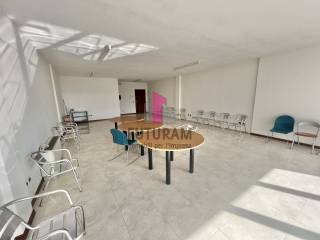 AFFITTASI UFFICIO 85MQ A CASSOLA