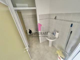 AFFITTASI UFFICIO 85MQ A CASSOLA