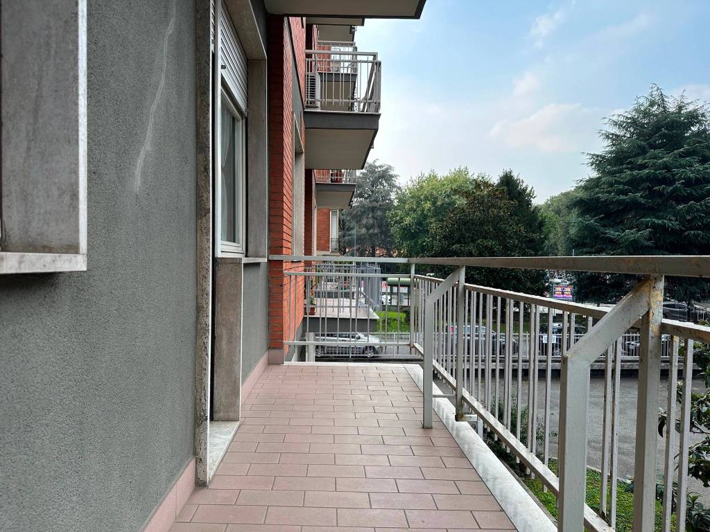 balcone lato via boccherini