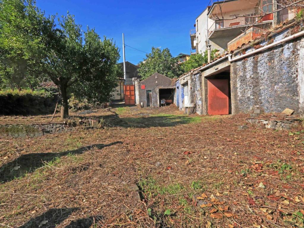 Vendita Casale In Vicolo Murabito Trecastagni Da Ristrutturare Posto vendita-casale-in-vicolo-murabito-trecastagni-da-ristrutturare-posto