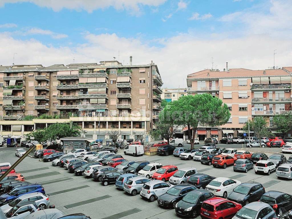 Vendita Appartamento in via Benedetto Croce 80. Roma. Ottimo stato, secondo  piano, posto auto, con terrazza, riscaldamento autonomo, rif. 106587147