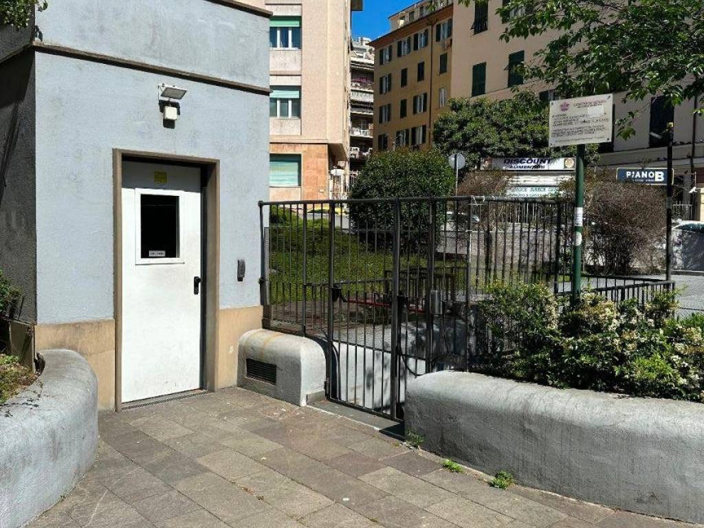 Garage - Box piazza Galeazzo Alessi, Genova, Rif. 106597199 - Immobiliare.it