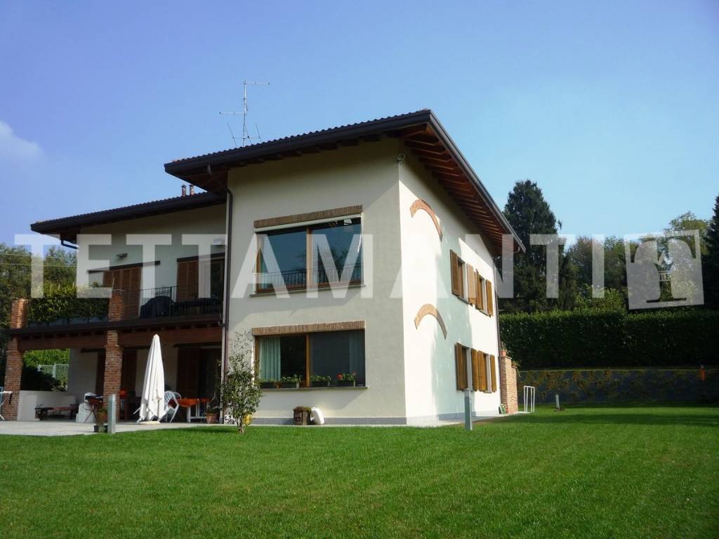 villa a fino mornasco