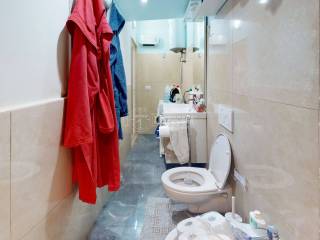 Via-Castromediano-Bathroom