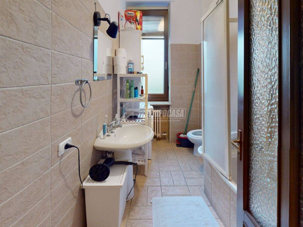 Via-Martiri-Bathroom