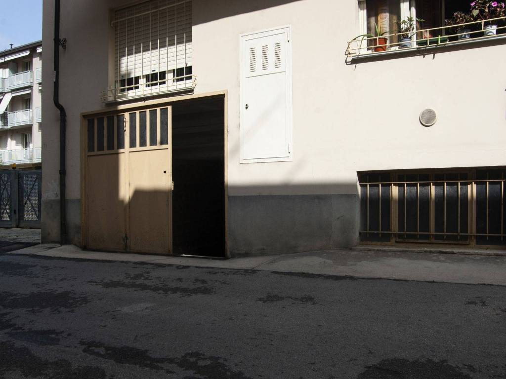 Garage - box via damiano chiesa 9, borgo piave, corso europa, zona ferrero, alba