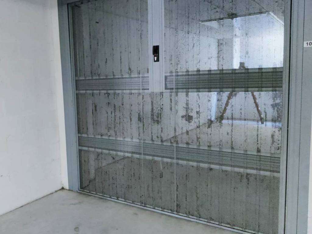 Garage - box via antonio vivaldi, mirano paese, mirano