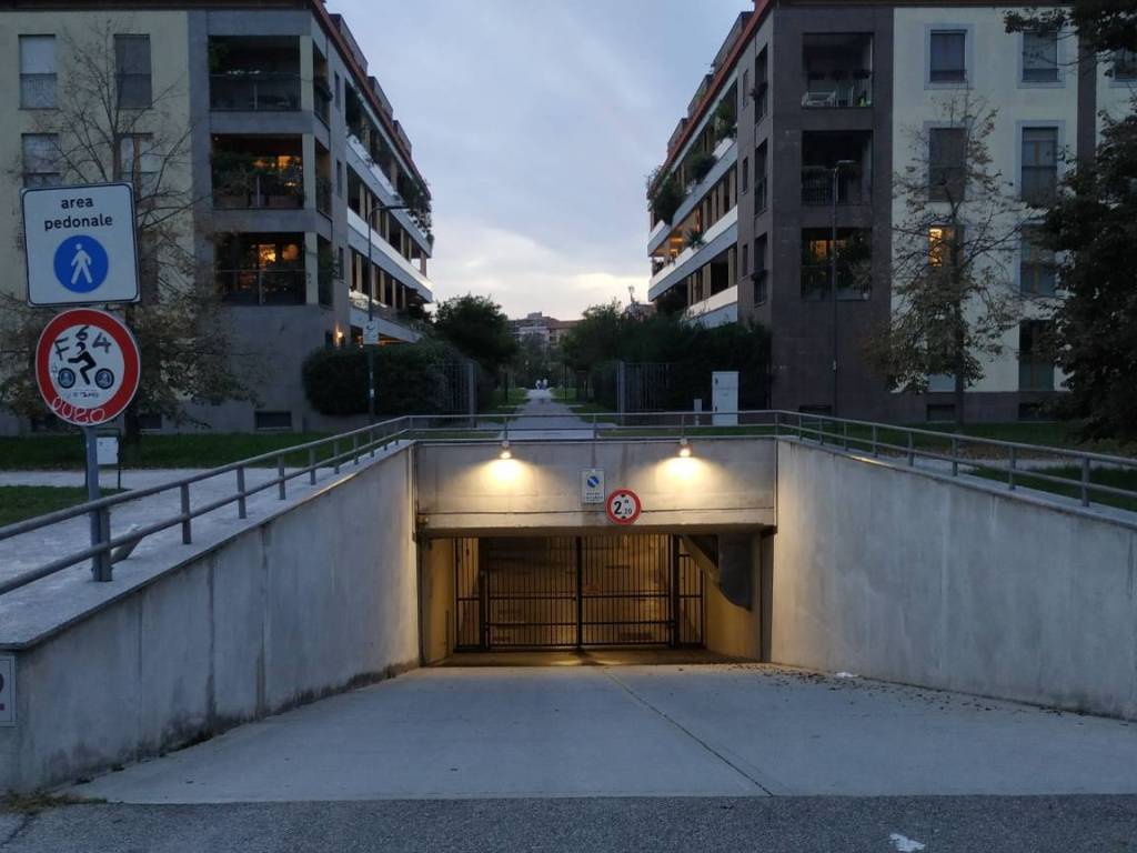 Garage - box via giovanni segantini 20, navigli - darsena, milano