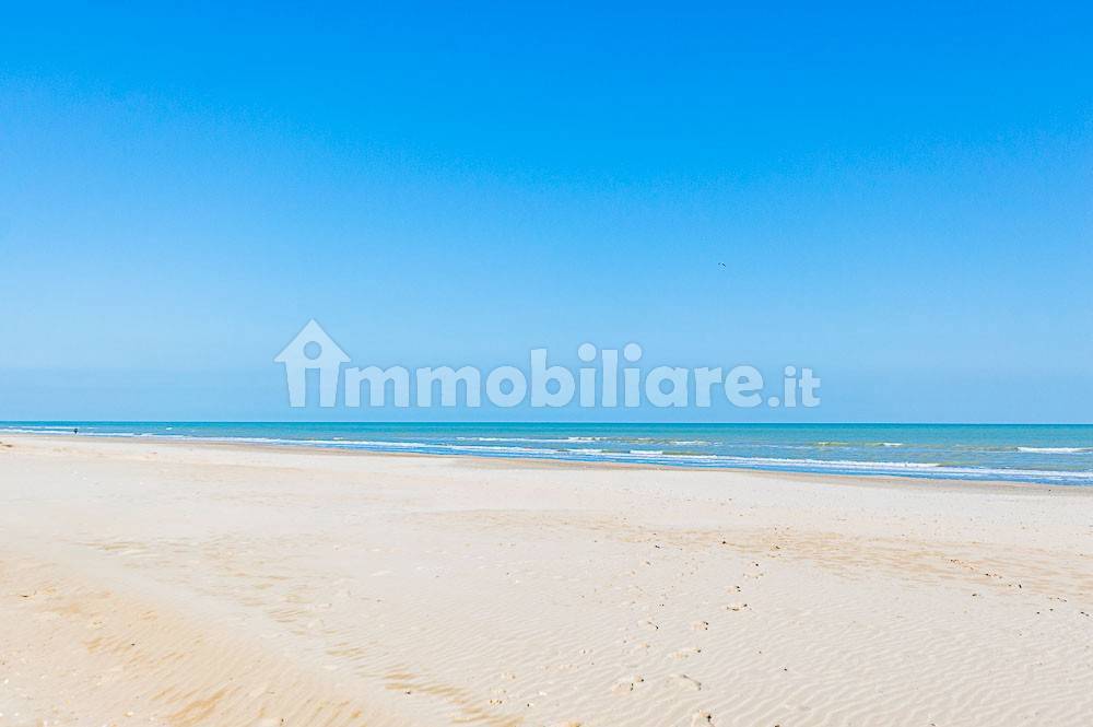 Spiaggia antistante