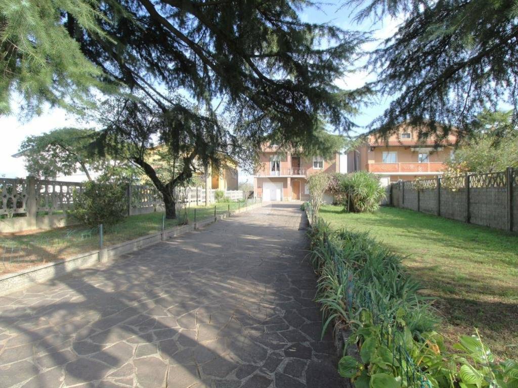 giardino fronte (1)