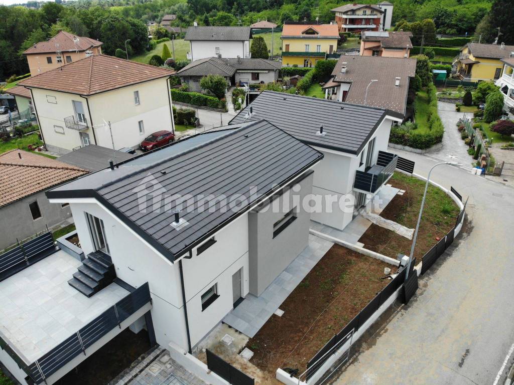 vendita-villa-unifamiliare-in-via-roma-colverde-nuova-posto-auto-con