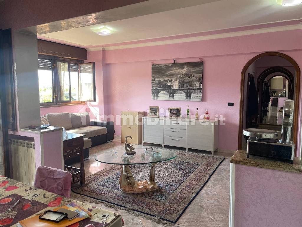Vendita Appartamento Roma. Quadrilocale in via Ferdinando Maria