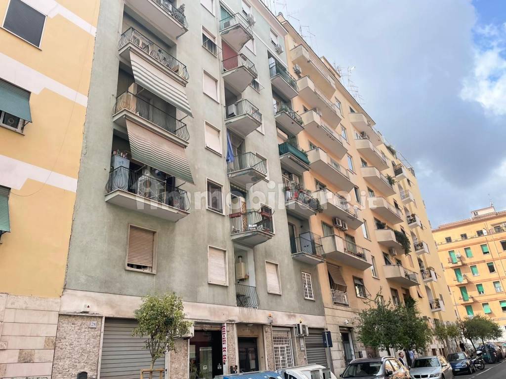 Vendita Appartamento Roma. Bilocale in via Roberto Sanseverino. Da