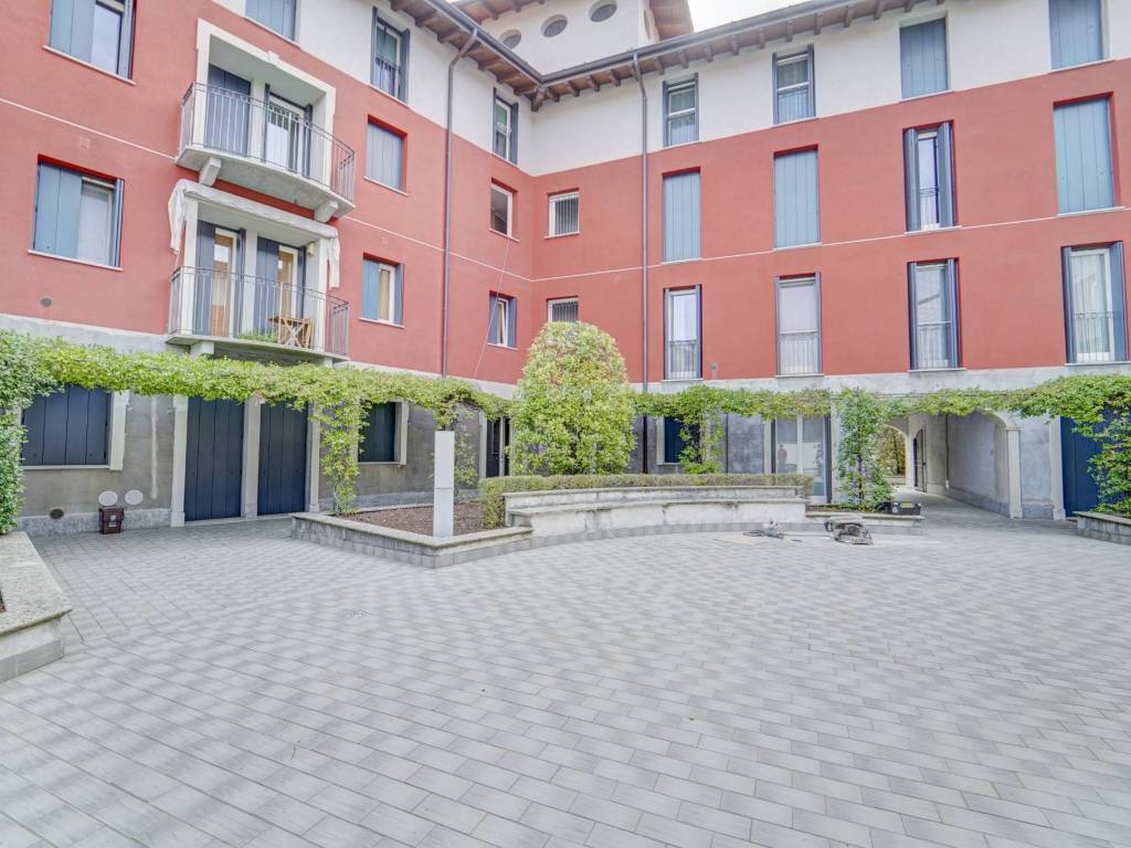 Cortile condominiale