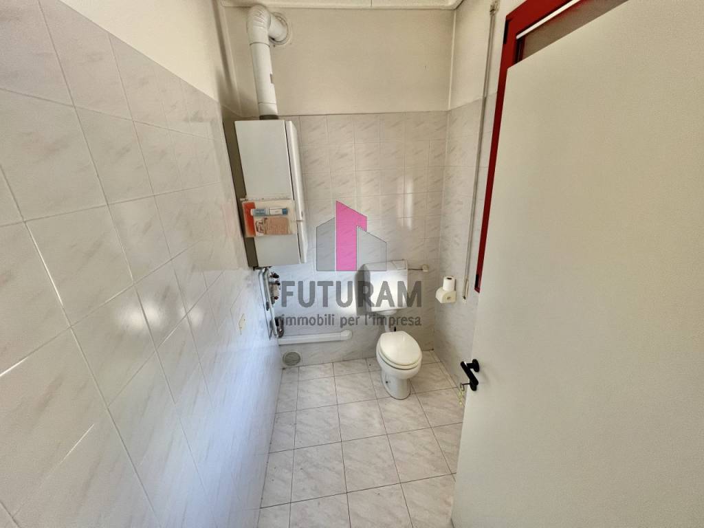 AFFITTASI UFFICIO 79MQ A SARCEDO