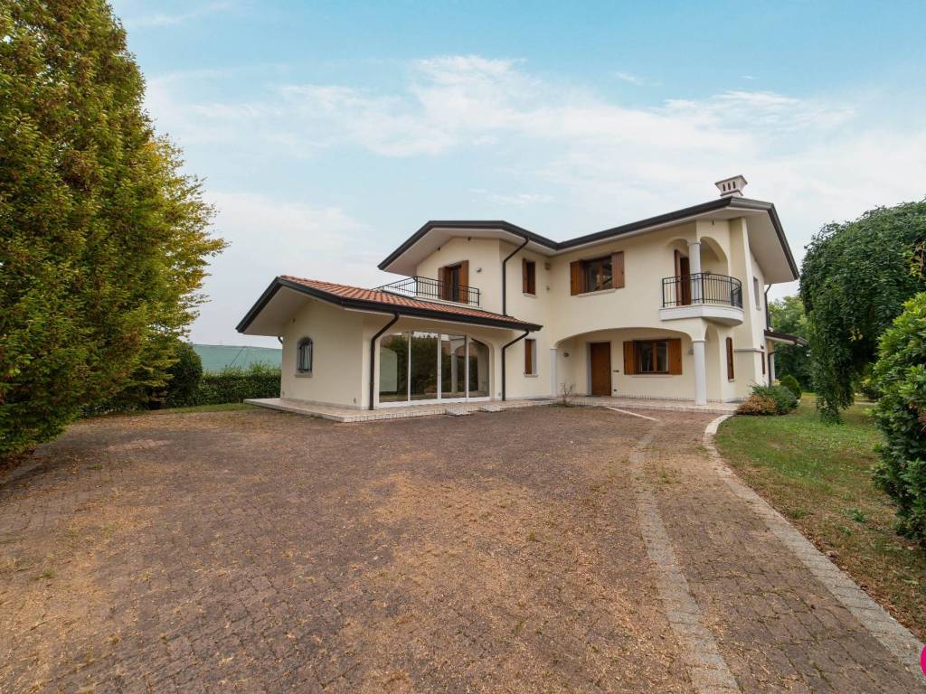 Vendita Villa unifamiliare in via Budoia Pordenone. Ottimo stato, posto