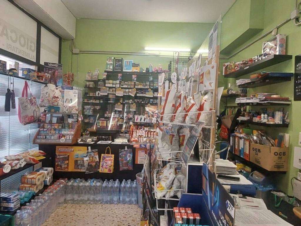 Tabaccheria via vesuvio 73 r, Genova, Rif. 106879799 Immobiliare.it