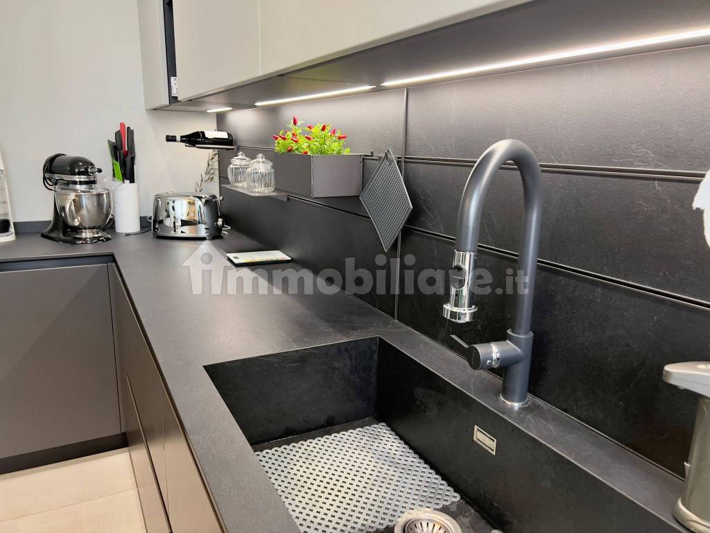 ANGOLO CUCINA CON LAVABO