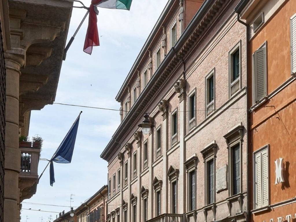 Appartamento ottimo stato, secondo piano, centro storico, reggio emilia