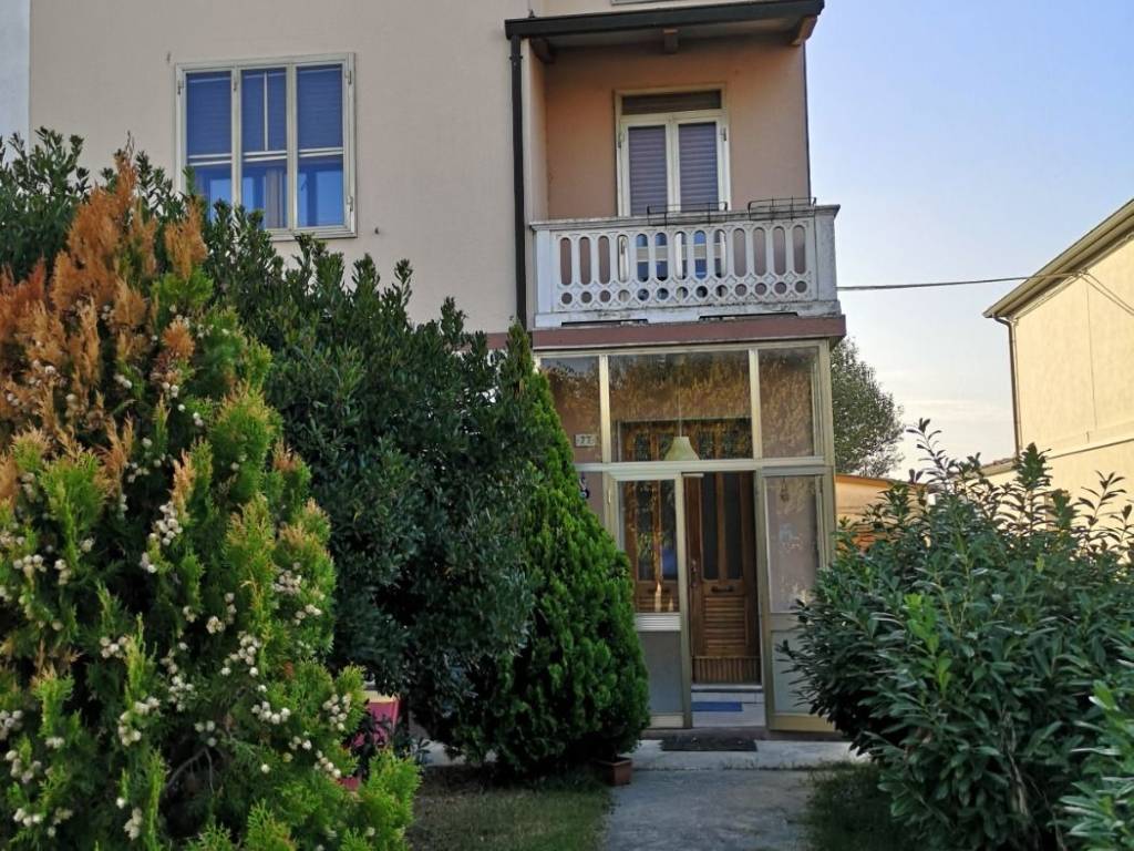 Villa bifamiliare via virgiliana 77, burana, bondeno