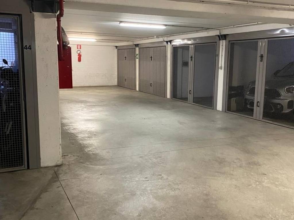 Garage - box via cesare corte, castelletto, genova