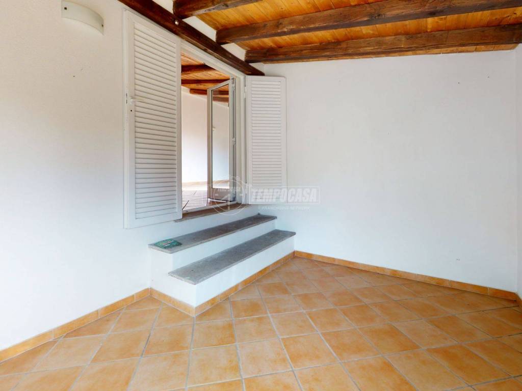 Strada-Vicinale-Di-vigna-moriconi-Unfurnished(1)