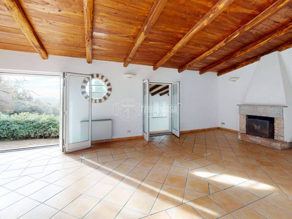 Strada-Vicinale-Di-vigna-moriconi-Unfurnished