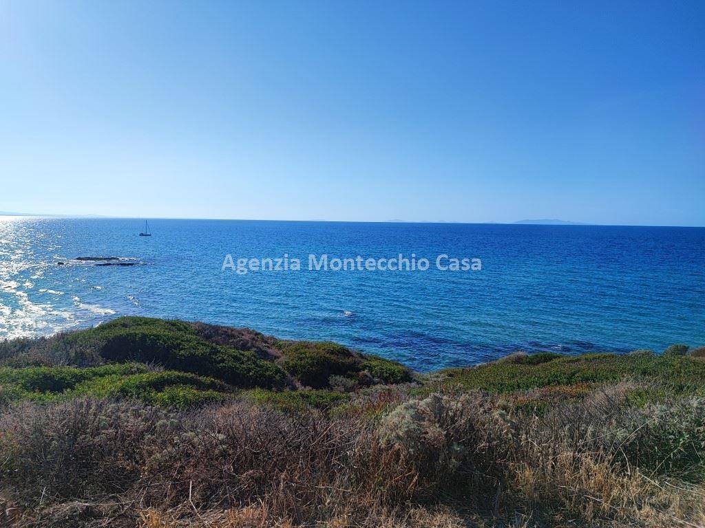 Vista della costa a Lu Bagnu